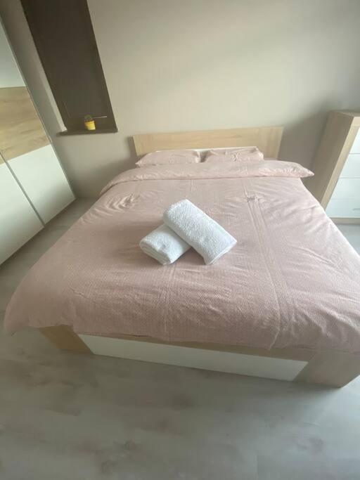 Sunny Spacious Apartment In A Great Location Kazanlŭk Exteriér fotografie