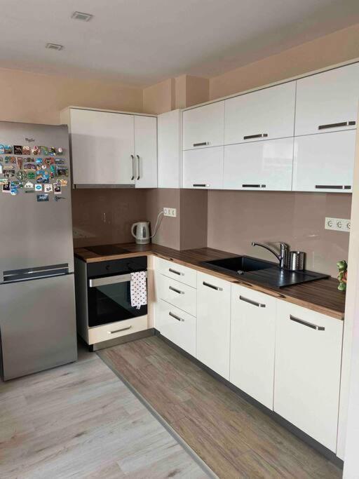 Sunny Spacious Apartment In A Great Location Kazanlŭk Exteriér fotografie